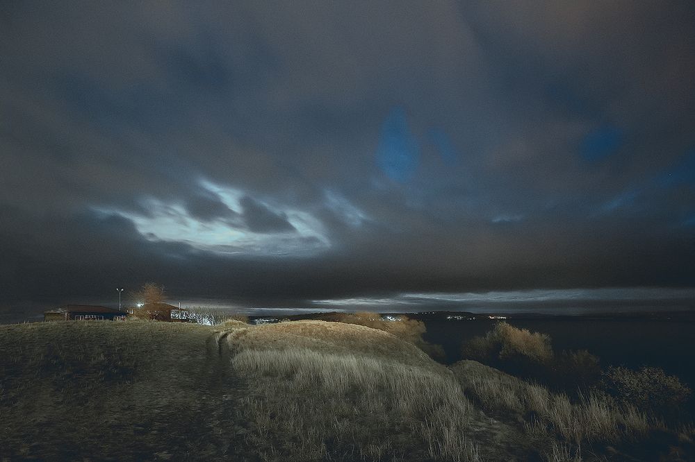 Осенний вечер полной луны.