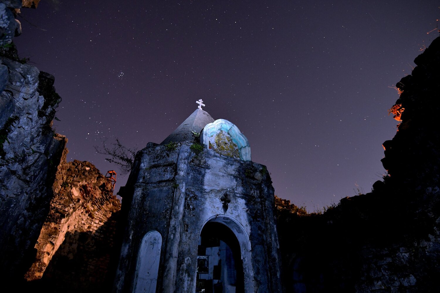 Anacopia, All-night vigil