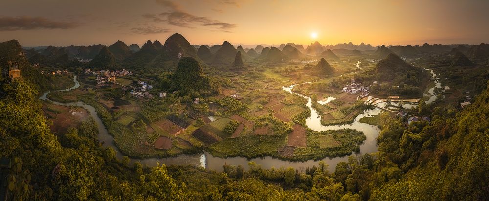 Закат в горах Гуйлиня