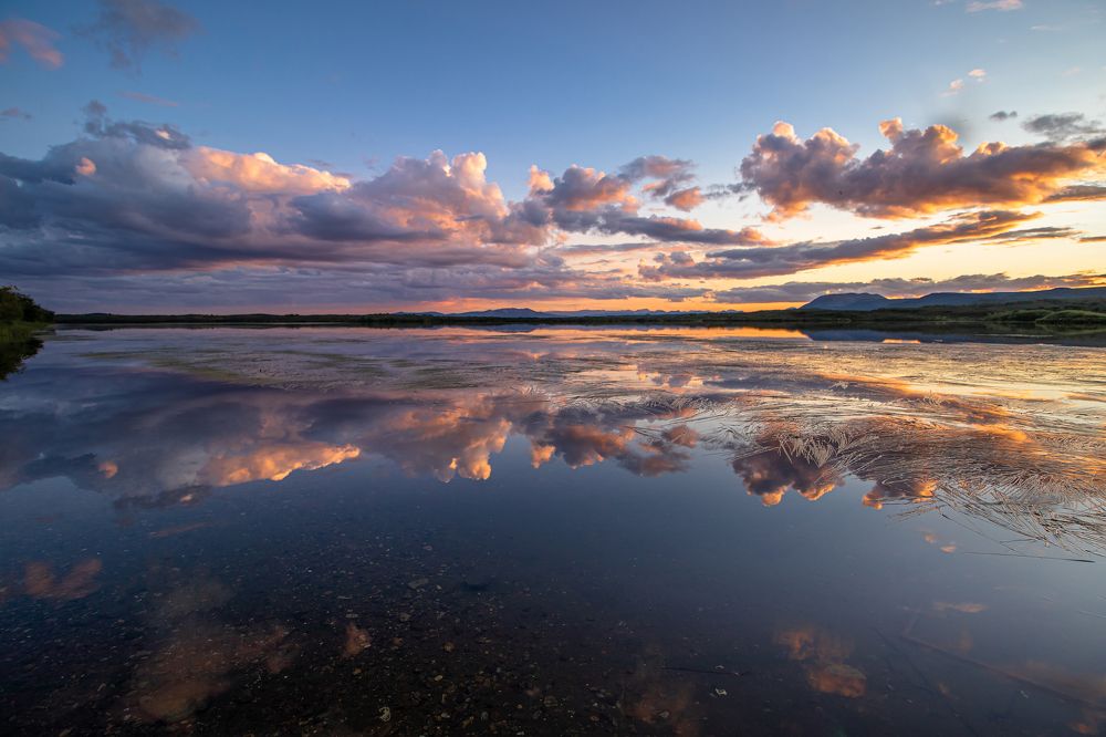 Закат на озере возле посёлка Оссора. Камчатка