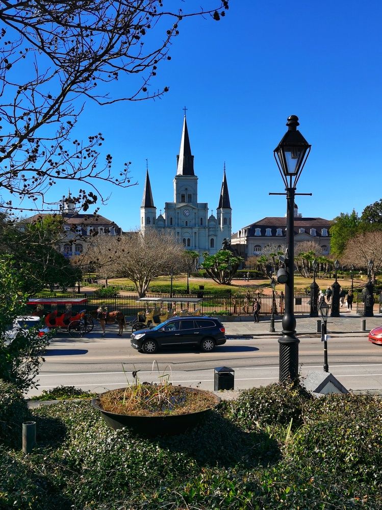 Город - сказка, город - мечта.