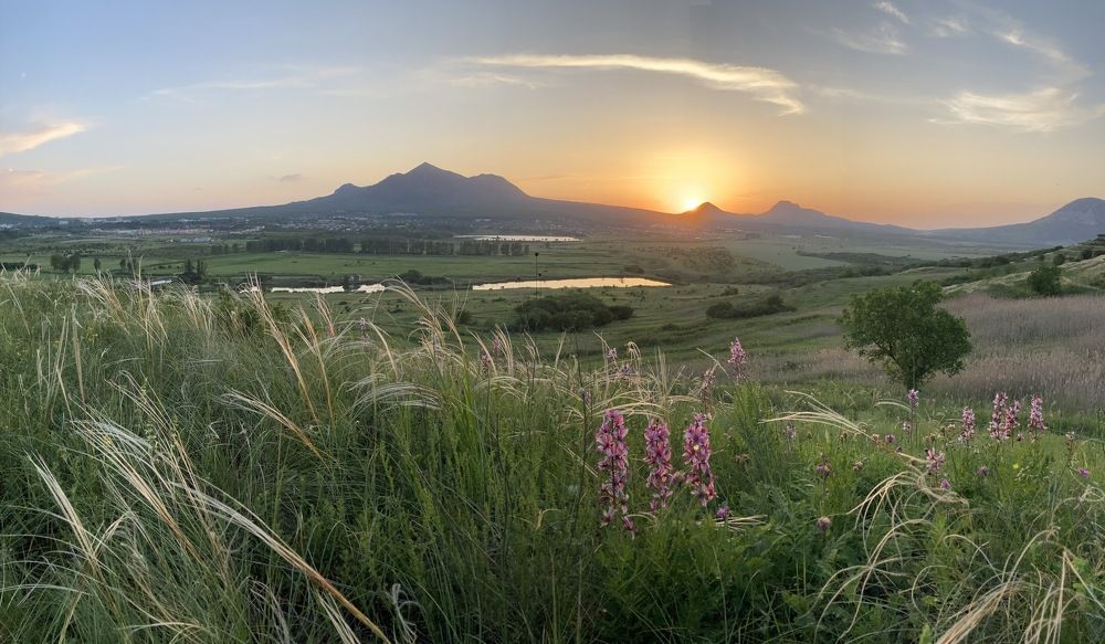 Закат в "краю синих гор".