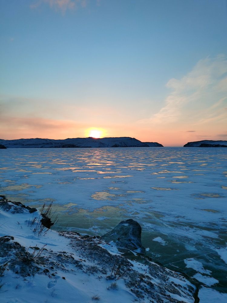 Рассвет над Байкалом