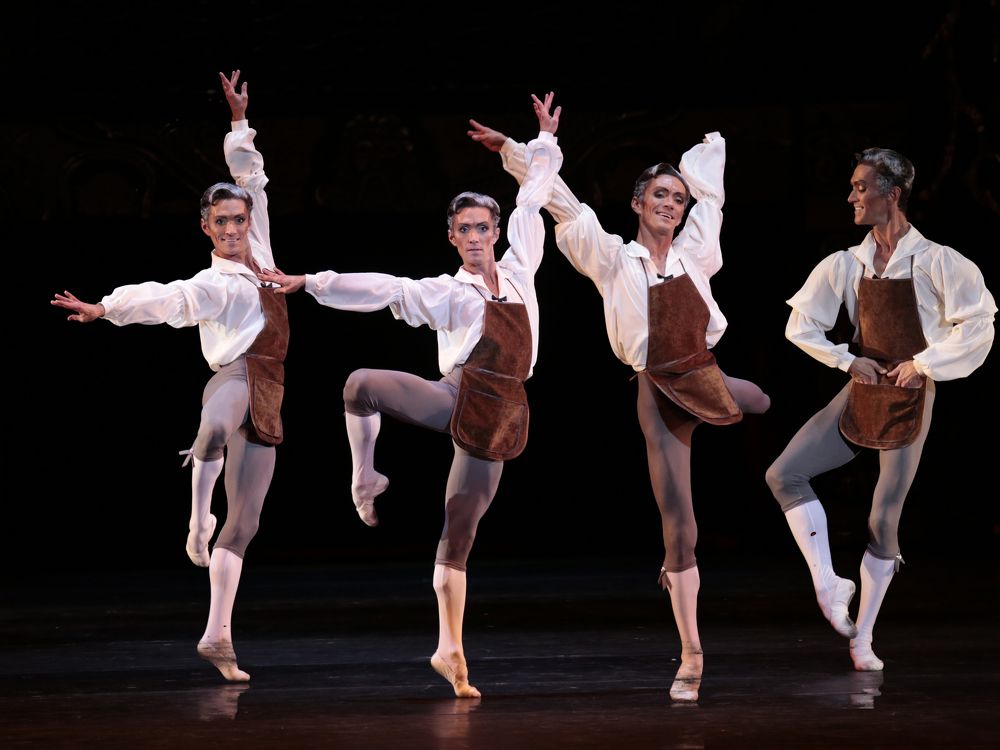 Изучаем балетные па с Николаем Чевычеловым