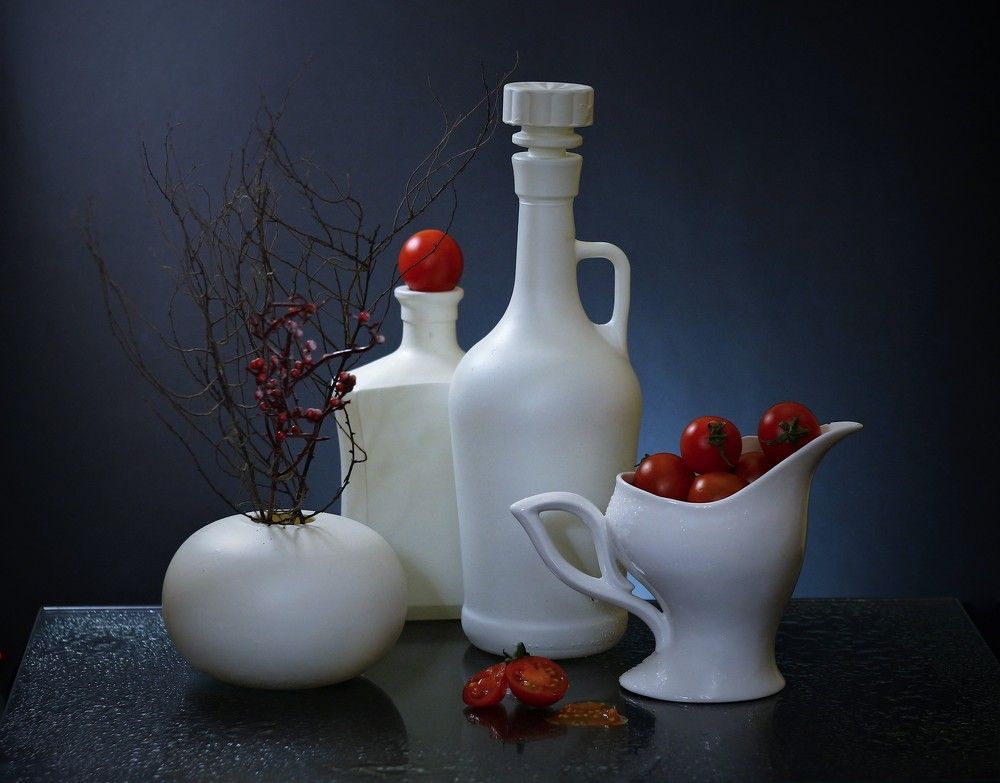 С помидорками...