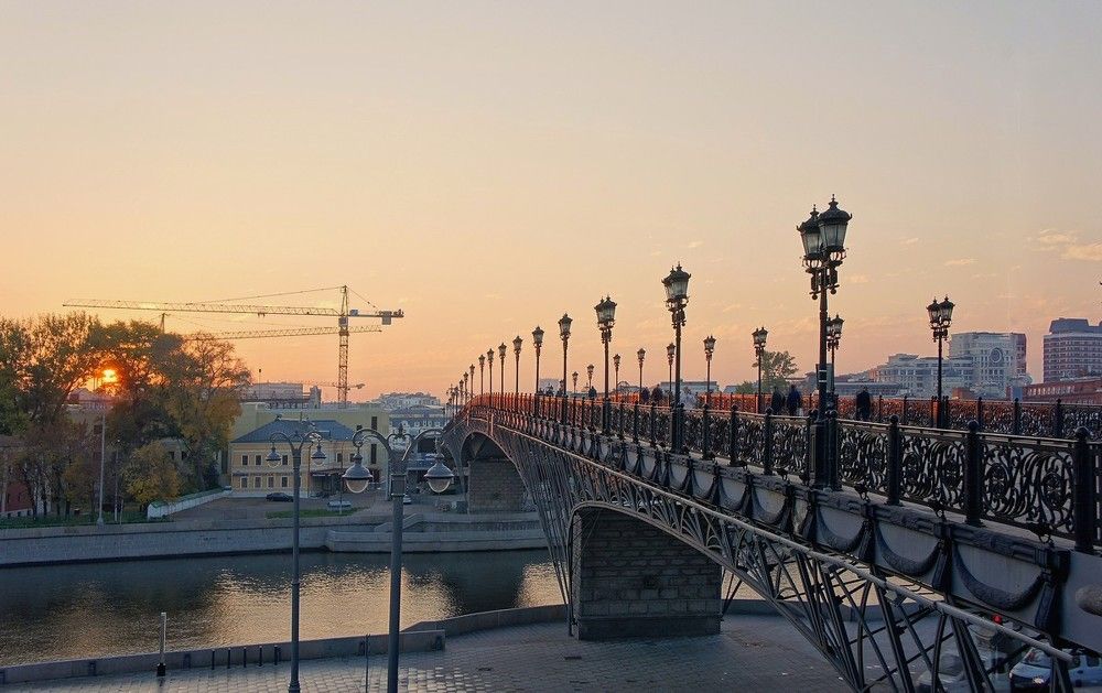 Рассвет над Патриаршим мостом...