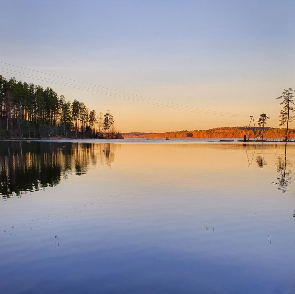 Закат на озере.