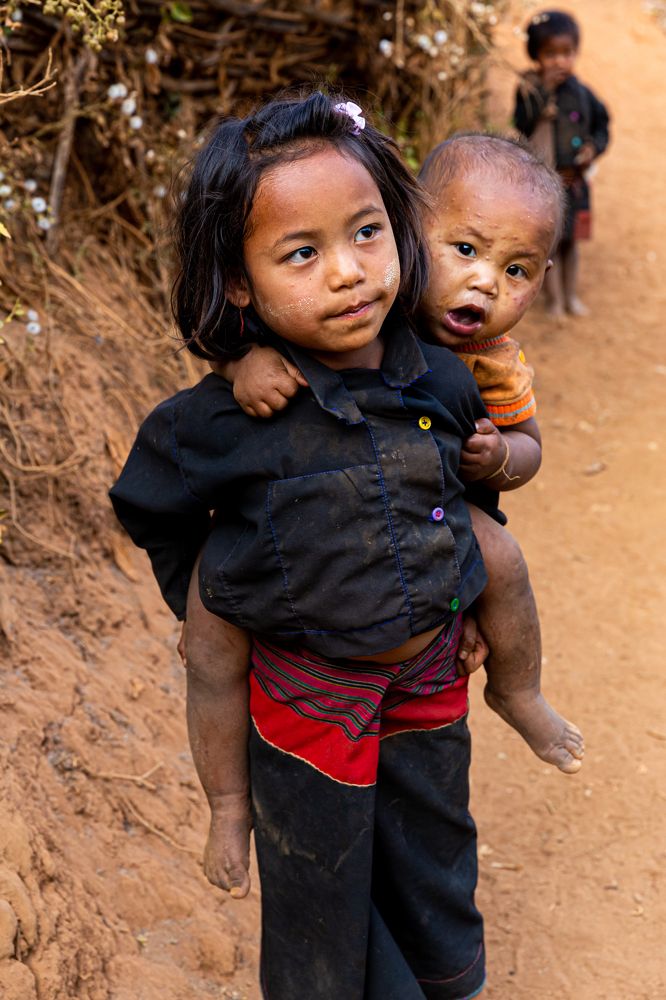 Happy Burmese childhood