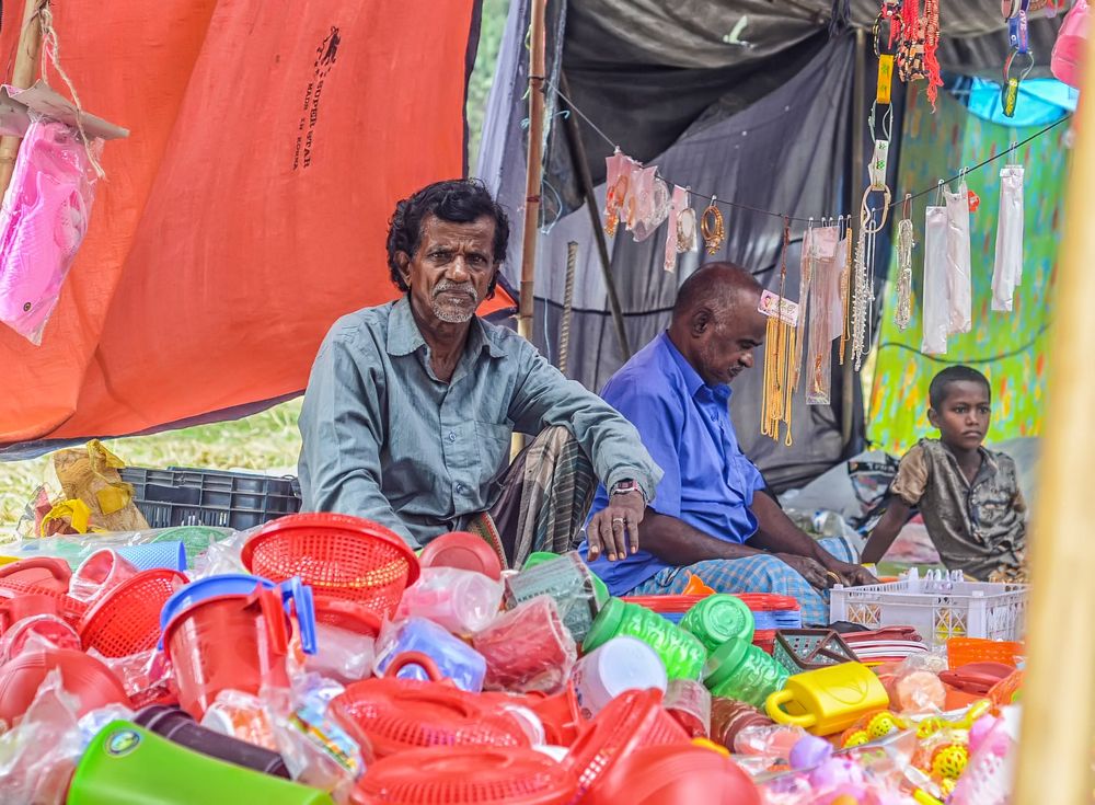 Plastic product peddler