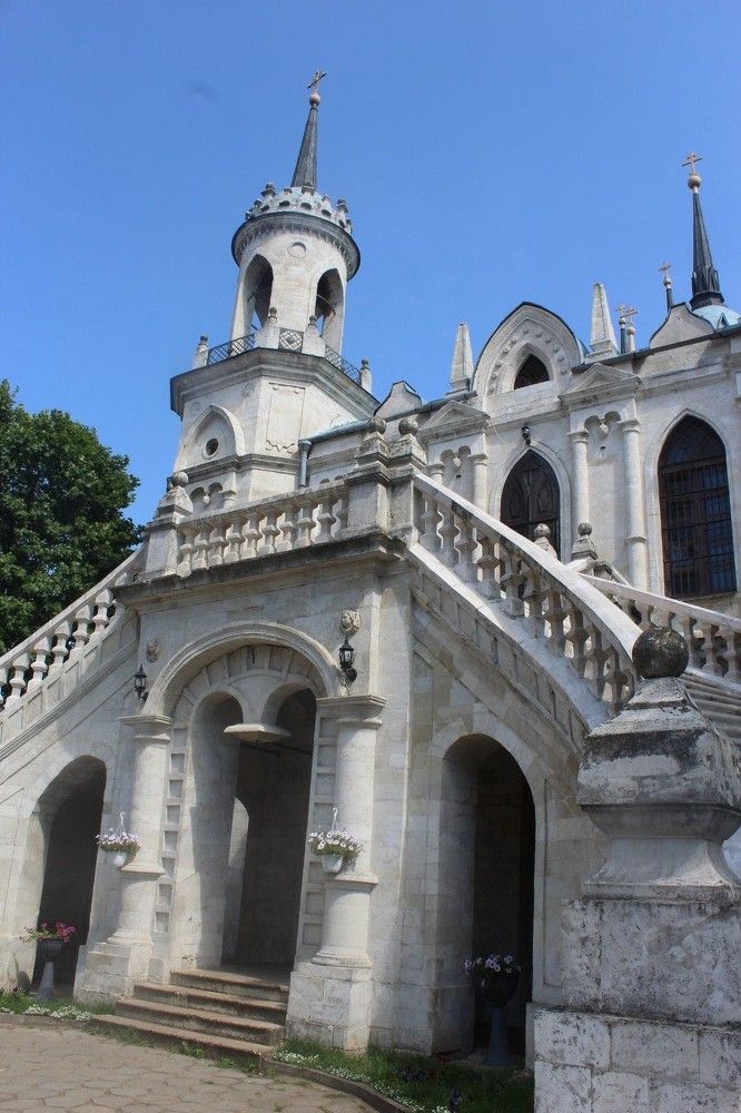 Единственный Храм в России, выполненный в готическом стиле)!