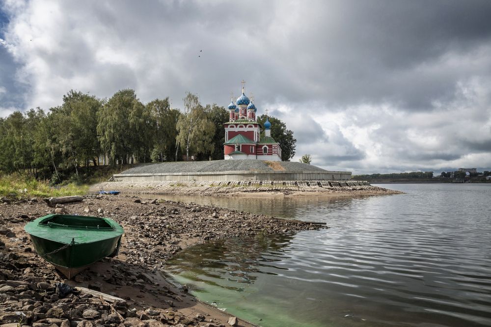 Вид на Церковь "Дмитрия на крови".