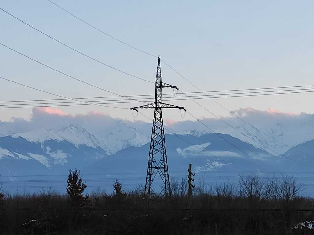 Broken and curved lines