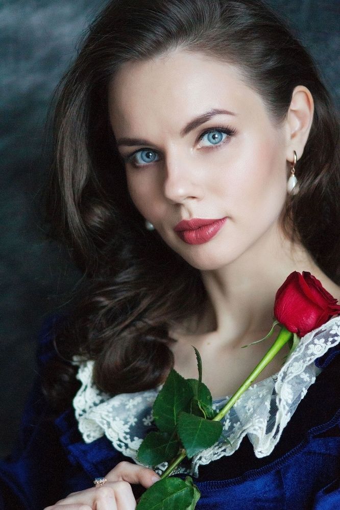 Два бездонных океана глаз