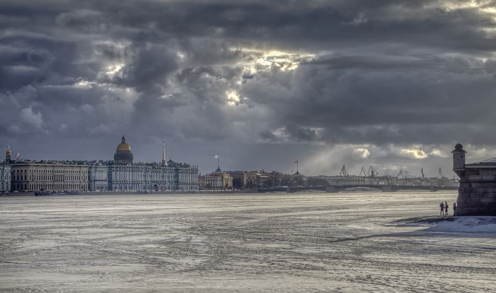 Вид на Дворцовую набережную