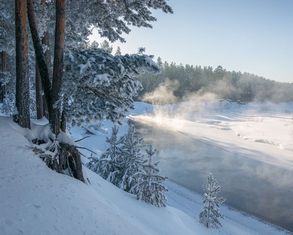 Дымит водица на морозе