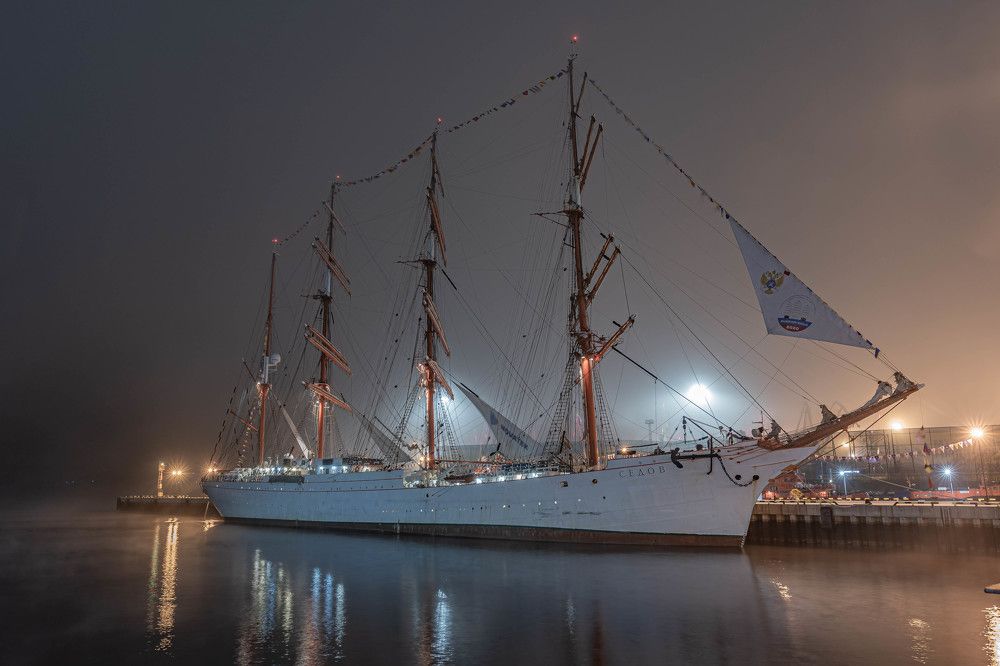 У родного причала