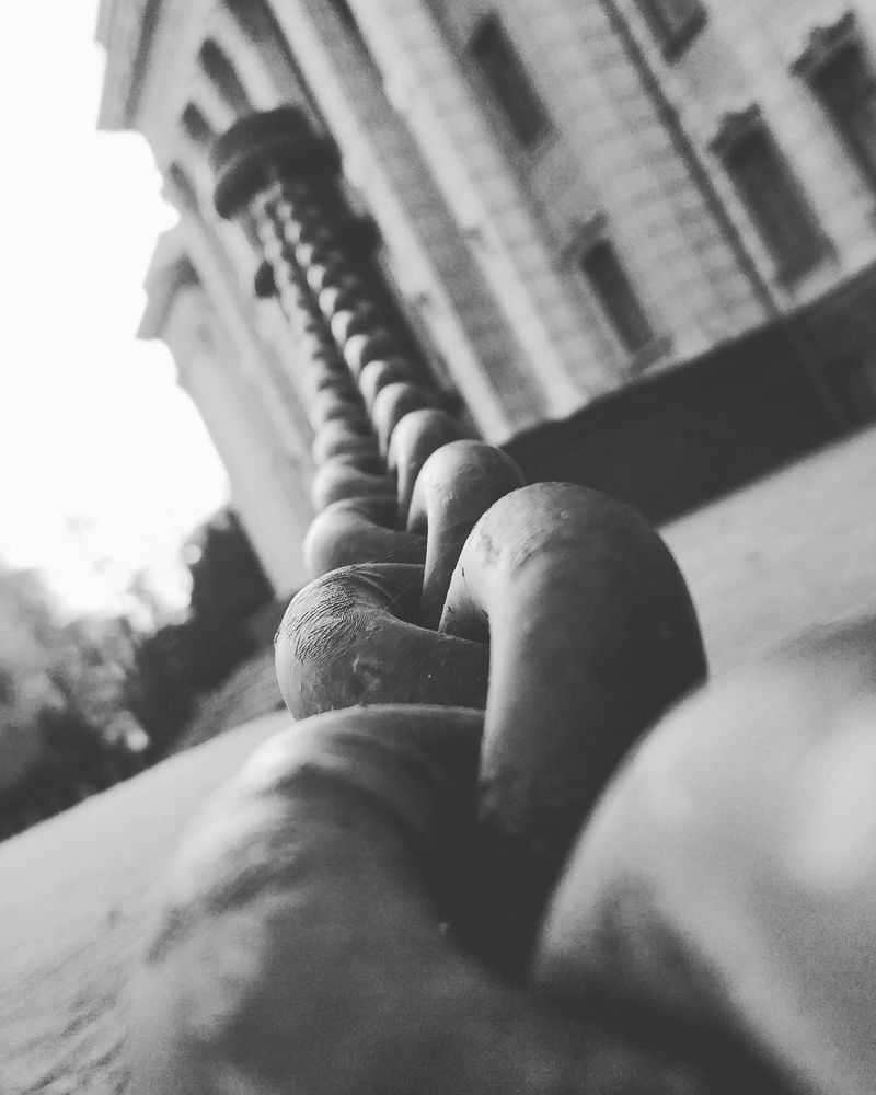 ...скованные одной