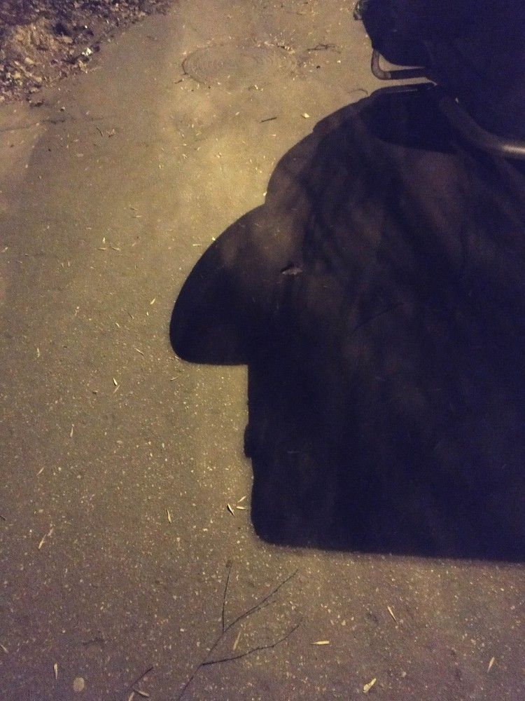 Мобильная фотография: тень автомобиля