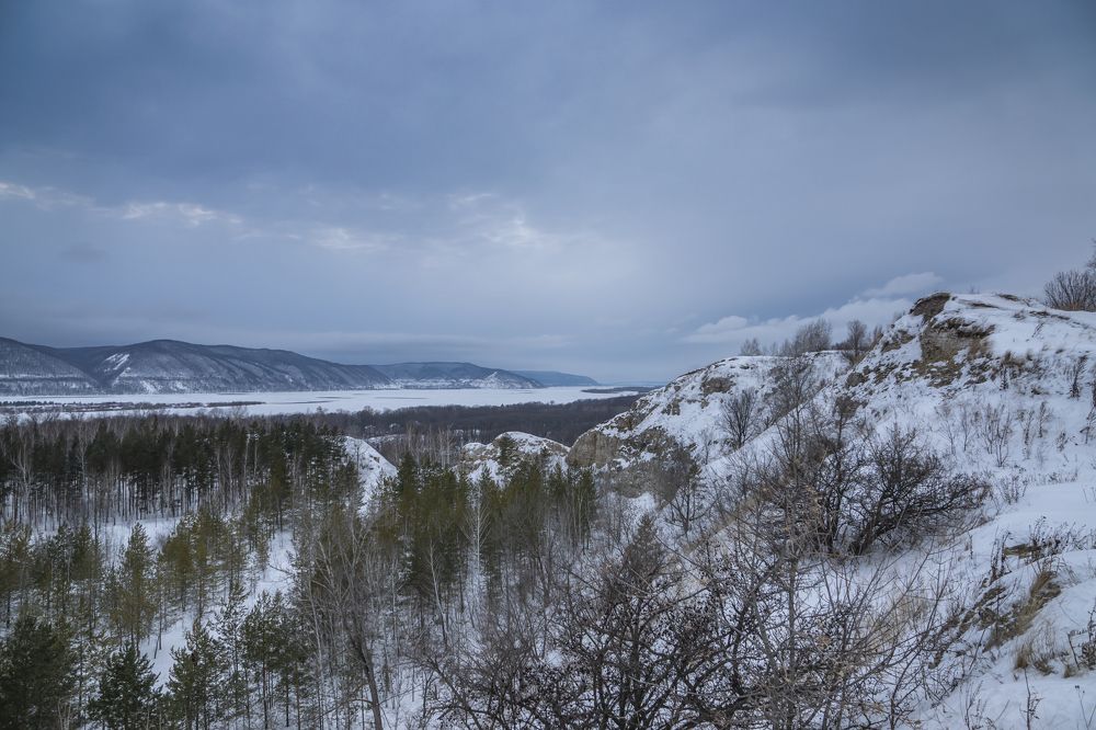 Царев курган... Вид на Волгу и Жигули с макушки Сокольих гор, Самарская область, РФ...