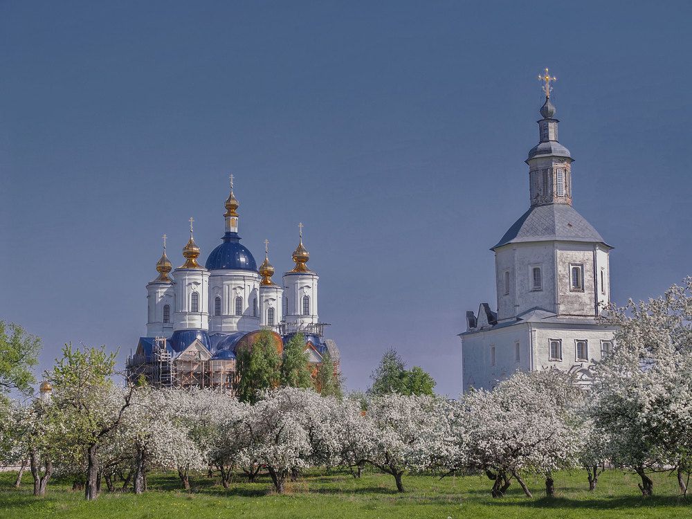 Свенский Успенский мужской монастырь. Май.