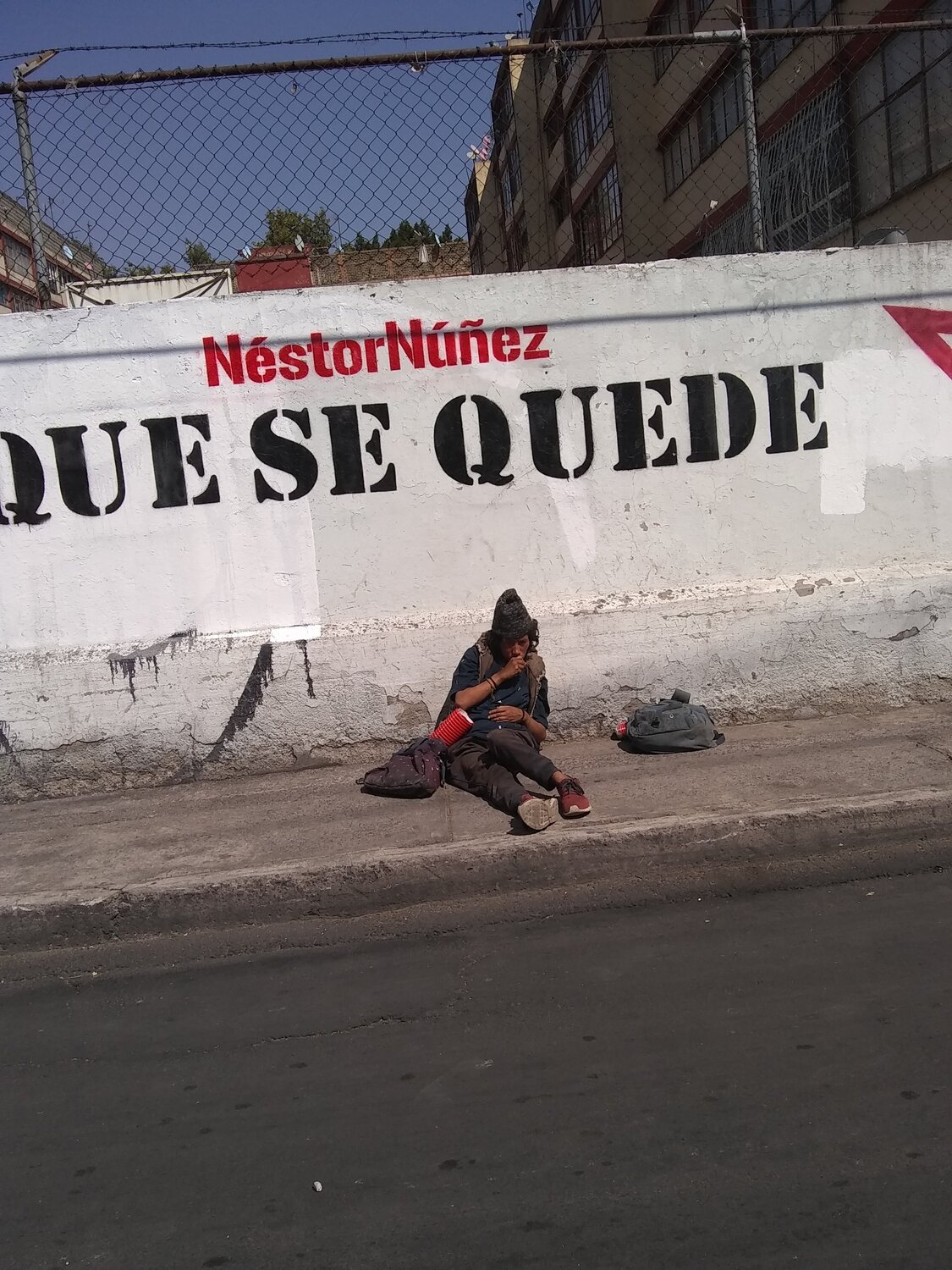 Que se quede.