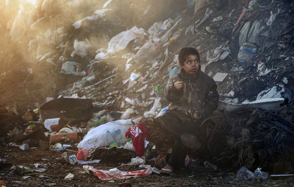 Children of Gaza between poverty and siege