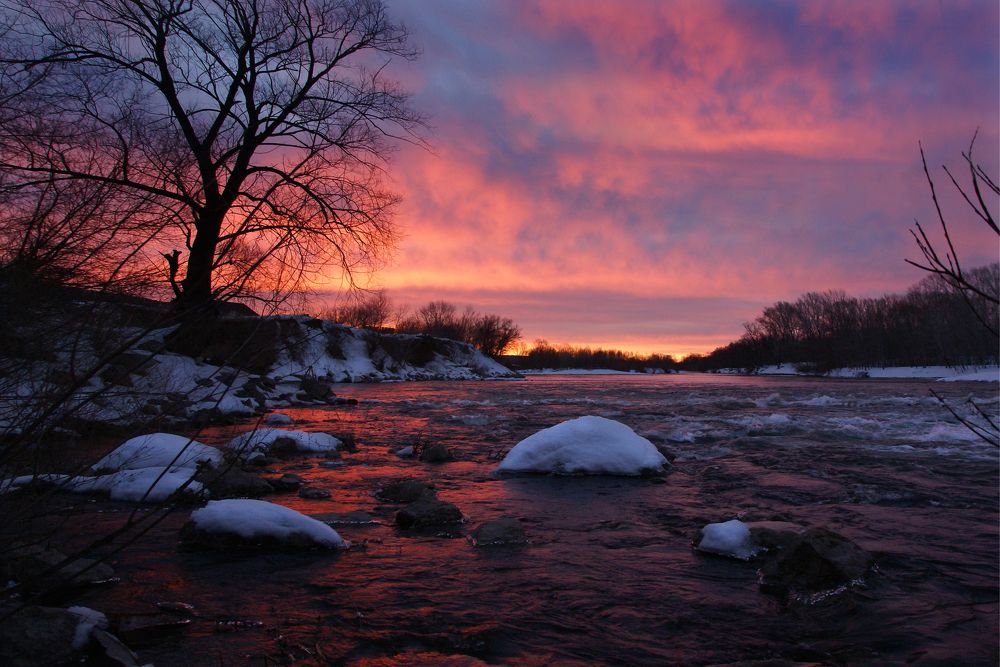"Горит восток зарёю алой!"