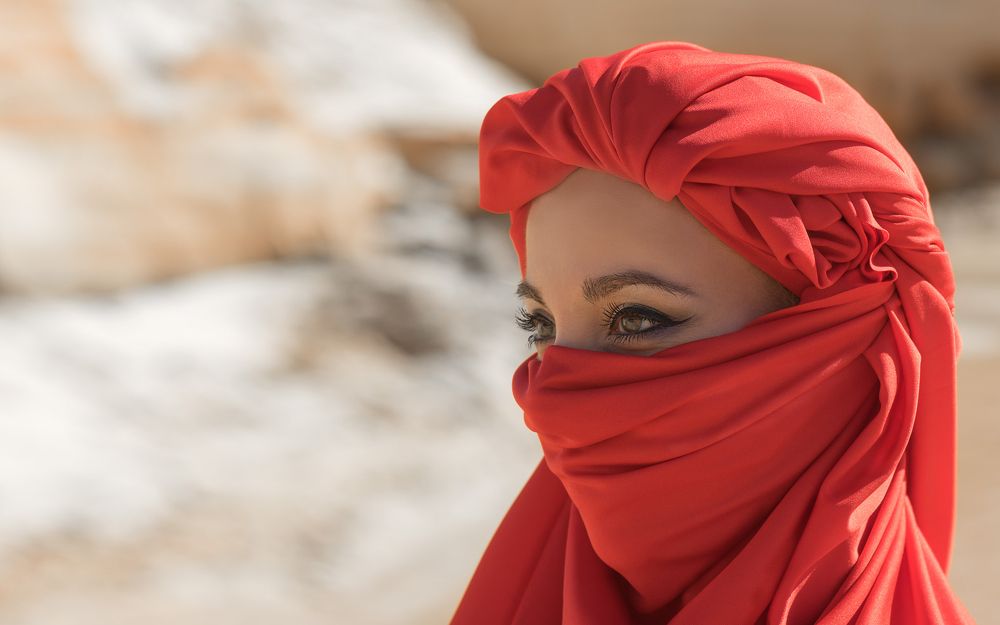 В жарких песках