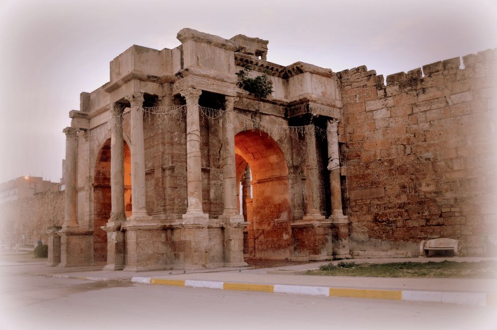La porte Caracalla.