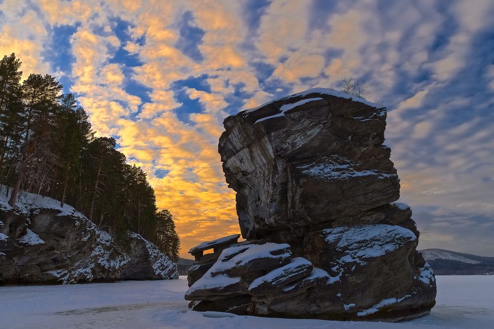 -Каменный страж...