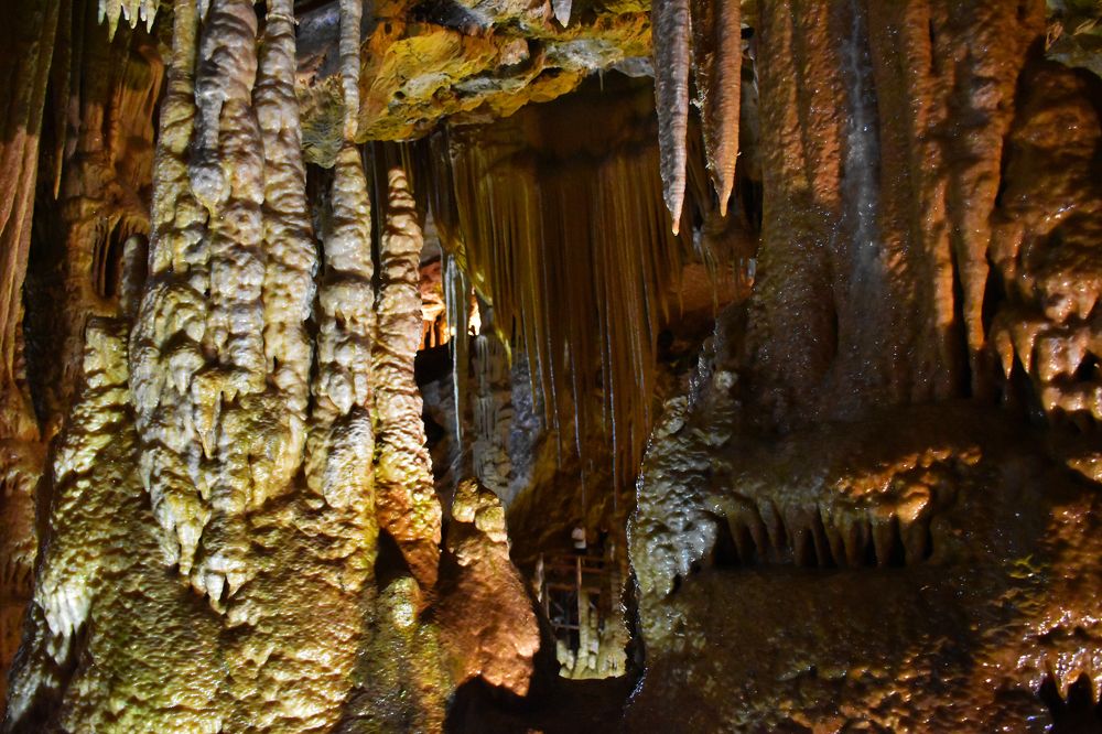 В одном из подземных залов пещеры Караджа, Турция.