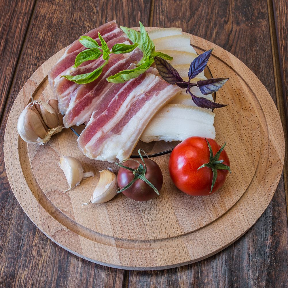 Натюрморт с овощами и салом