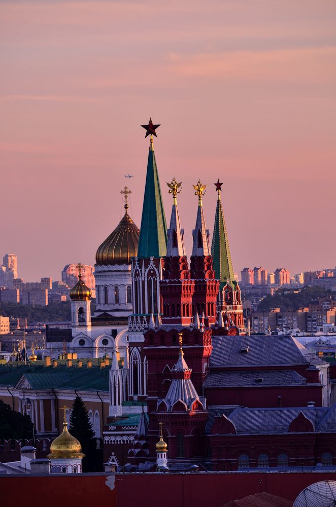 над Москвой