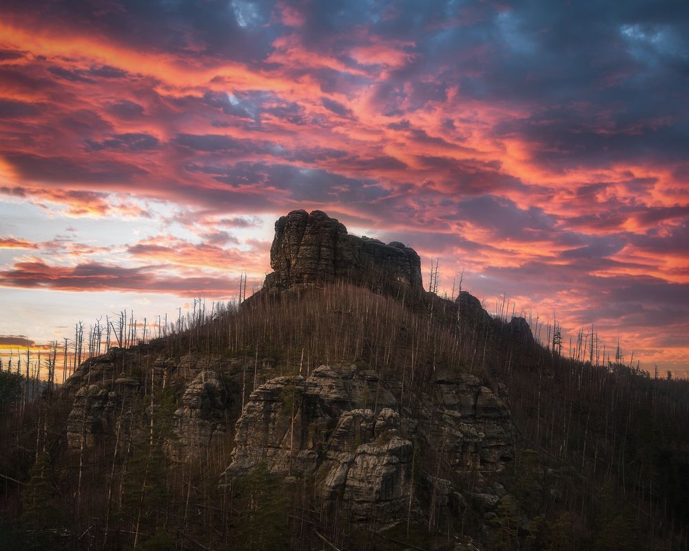 THE VALLEY OF ONE MONUMENT
