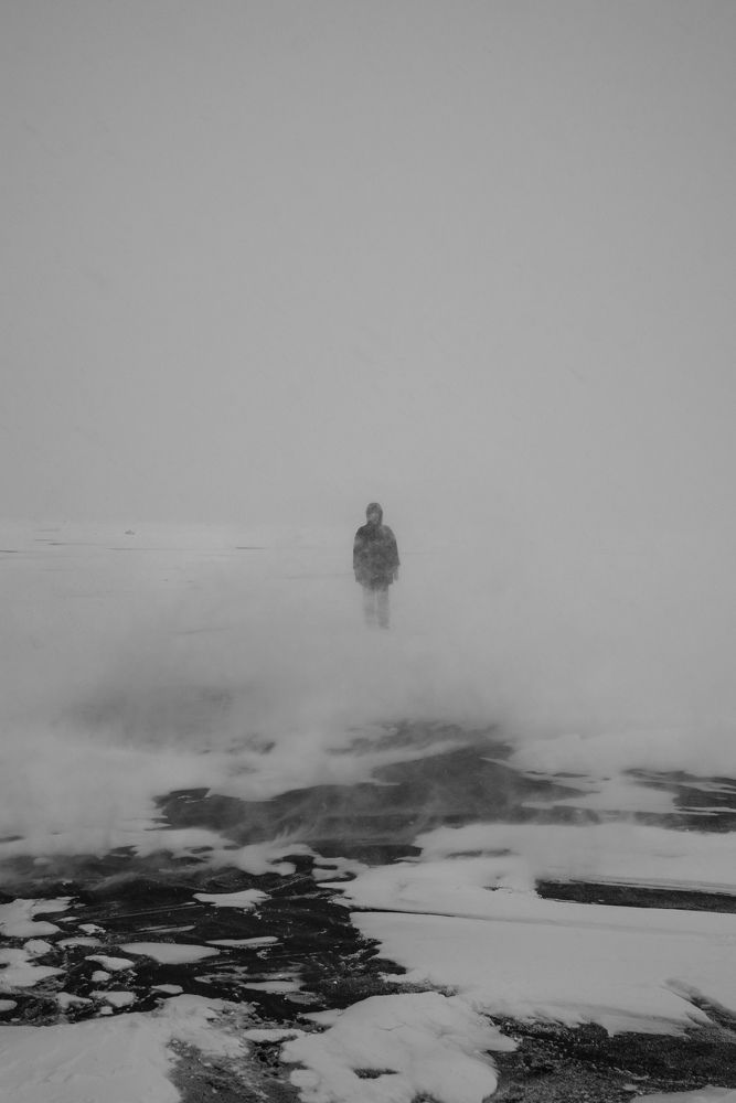 Снежная буря посреди озера Байкал