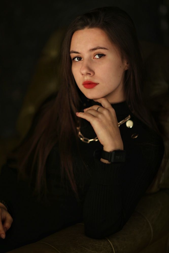 Девушка загадка