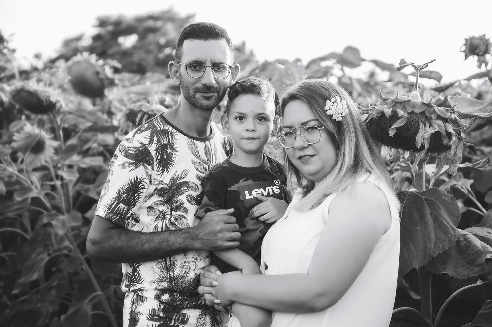 Family Digilov in sunflowers