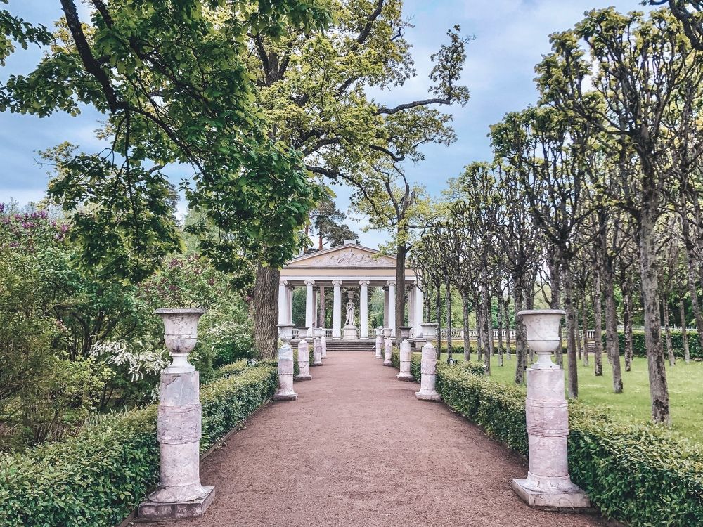 Павильон Трех граций