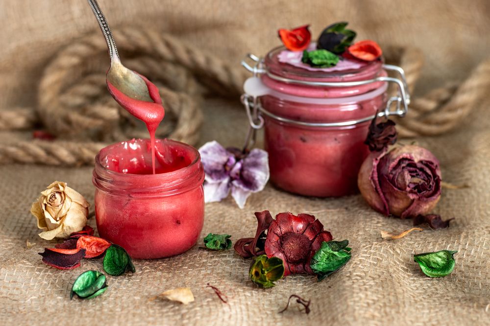 Натюрморт с малиновым медом