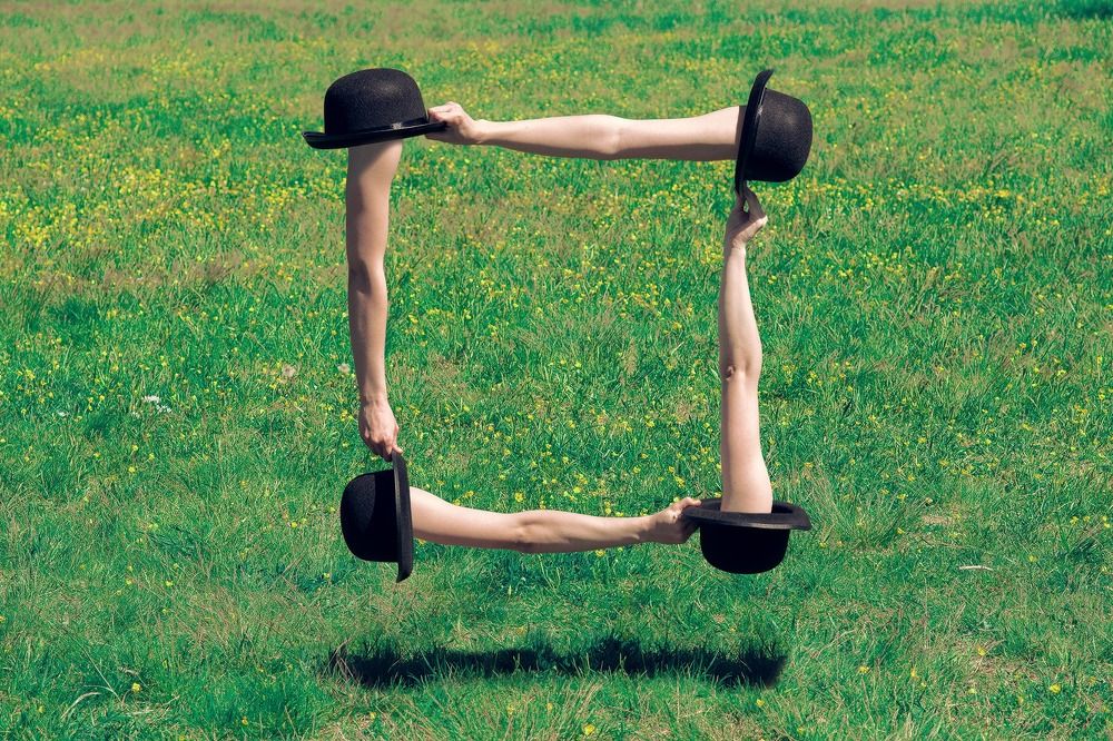 Magritte's suprematism