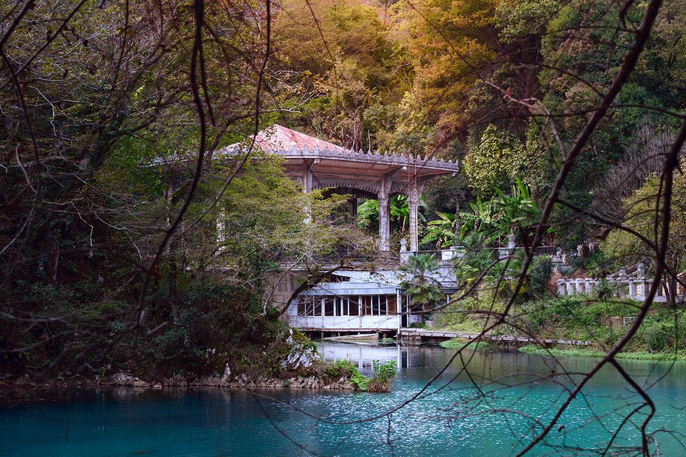 Заброшенная ж/д платформа Псырцха (1944 г.), Абхазия.