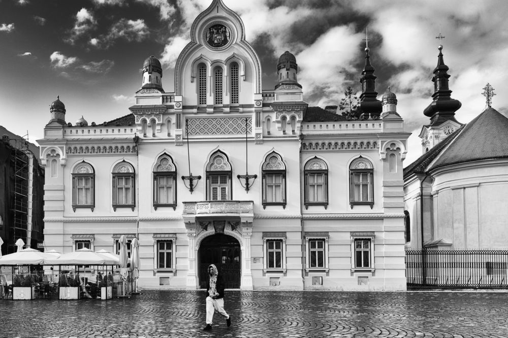 Photograph by Elena Biianu