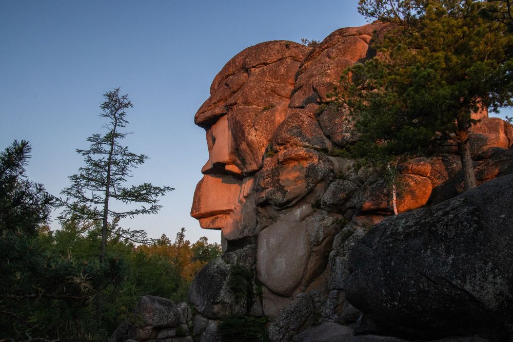 Скала Дед в утреннем освещении