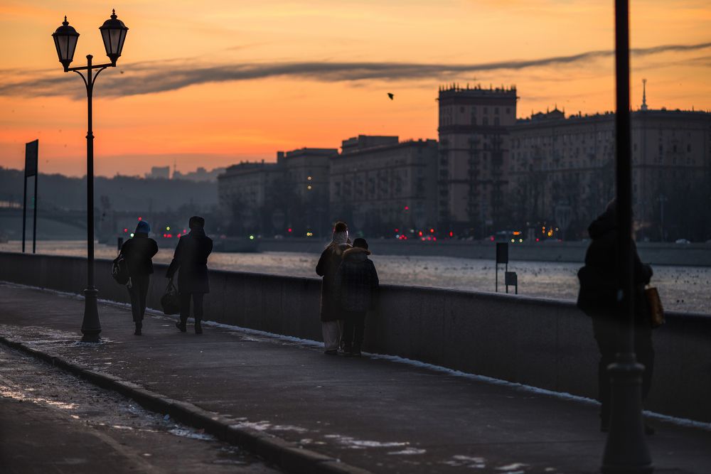 Moscow embankment in the evening