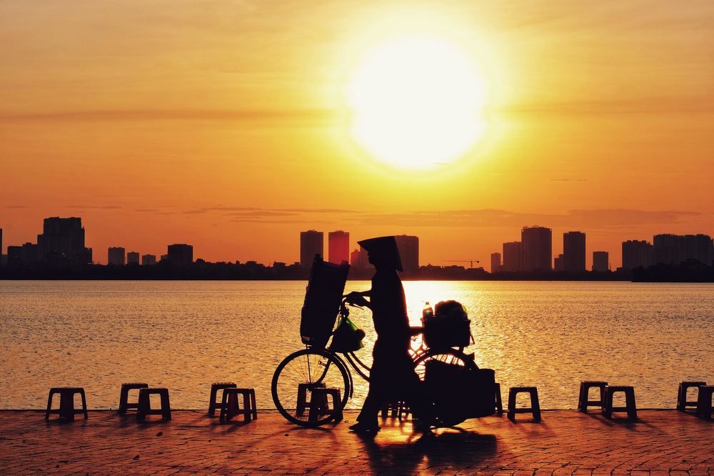 Đi qua mặt trời