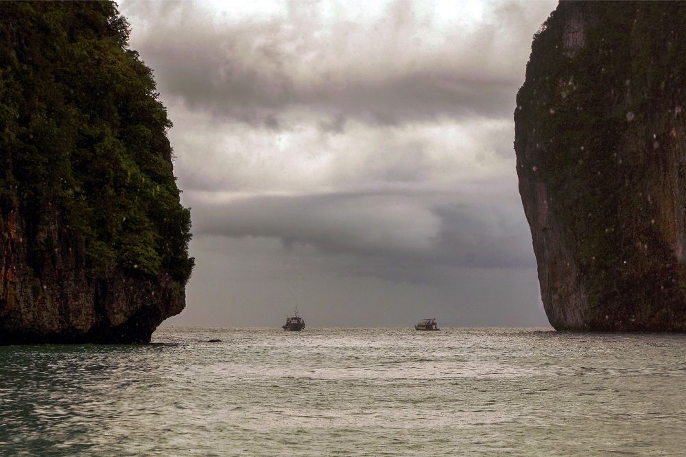 В бухту от ненасья.