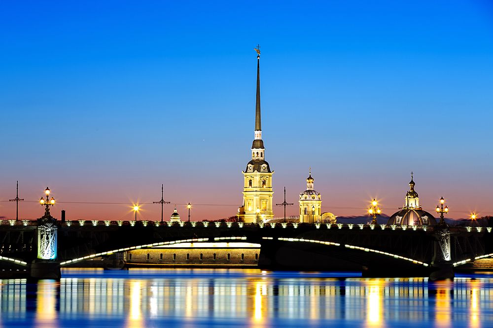 Вид на Троицкий мост и Петропавловскую крепость