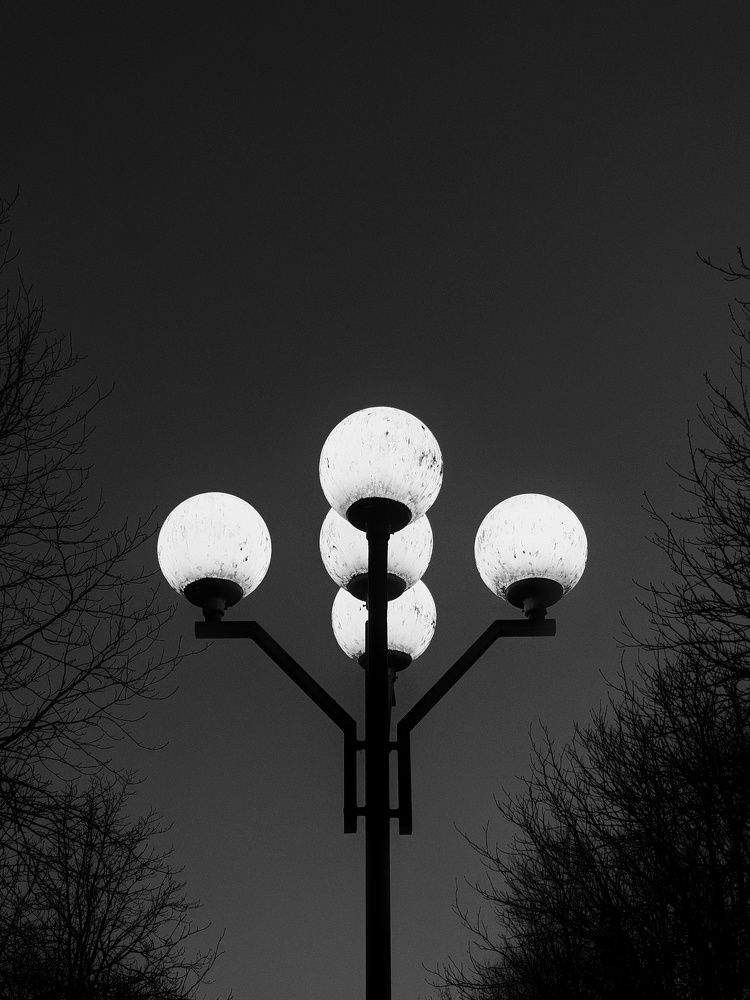 Вечер, улица, фонарь.