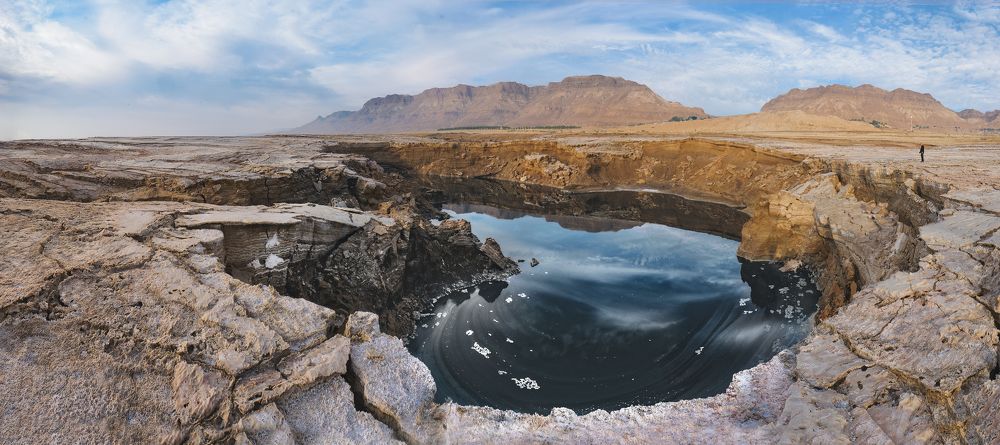 Photograph by Ofer Rosner