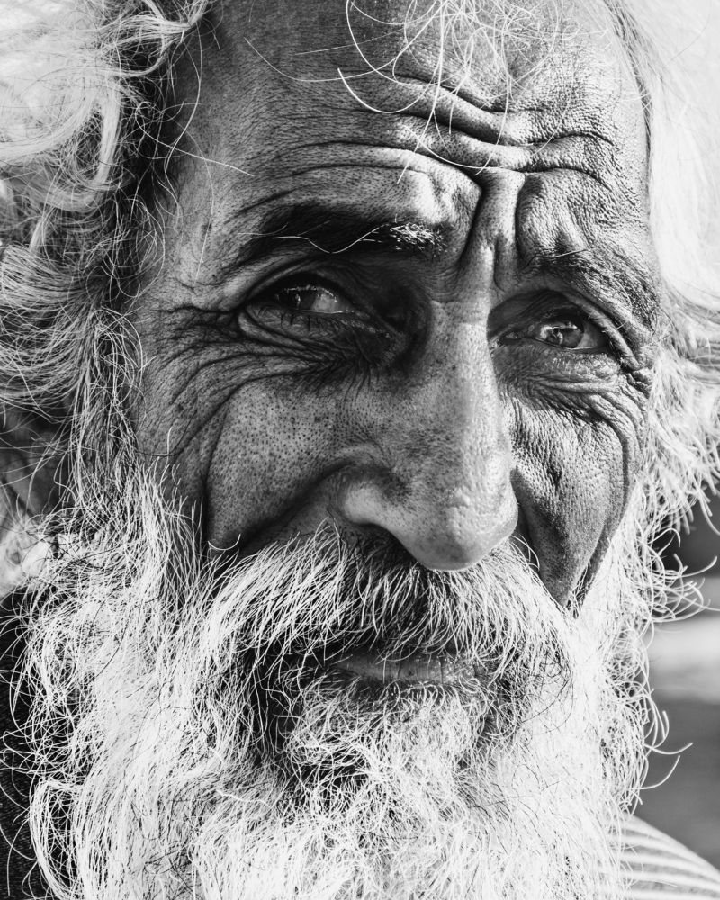 The eyes talking